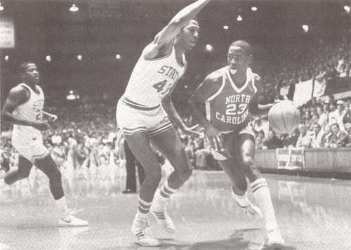 photo michael jordan univ #12