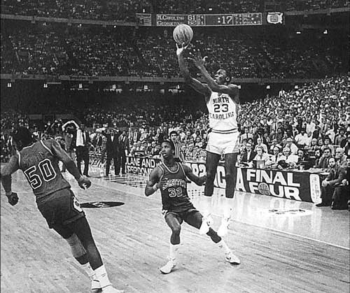 photo michael jordan univ #14